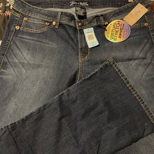 TORRID-Source of Wisdom Jeans